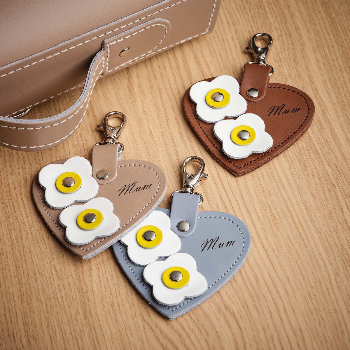 Love Heart Mum & Flower Bag Charm - Chestnut