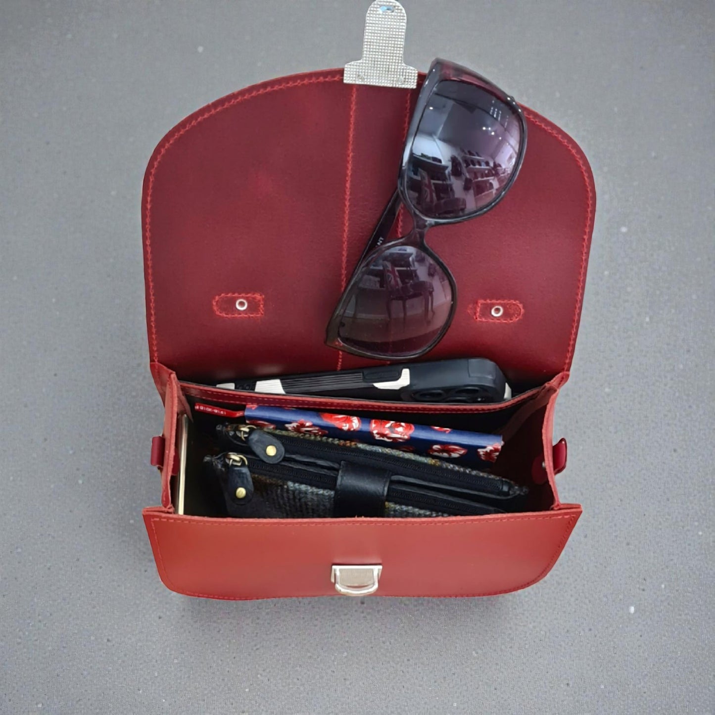 Olympia Handmade Leather Bag - Magenta