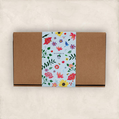 Total Unwind Bath Sea Salts & Soap Flowers Set