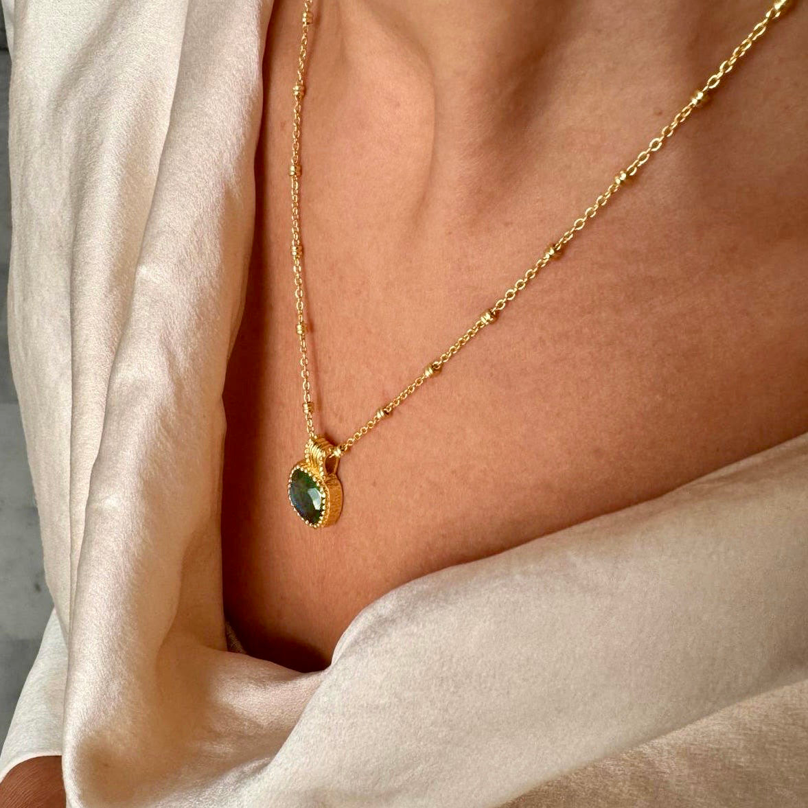 Tetra Square Gemstone Pendant: Labradorite