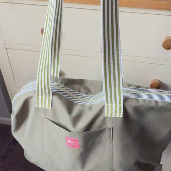 Short video of the Wild Sage shoulder tote handmade by Apricot Moon